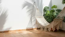 Jaco's Charms: Uncovering the Coziest Inns & Budget-Friendly Stays Near the Surf